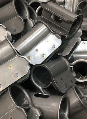 Máquina de soldadura por ponto com absorvedor de choque de fase única